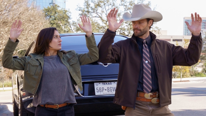 Зірка серіалу «Американські боги» приєдналася до касту «Вокера» з Джаредом Падалекі_7583