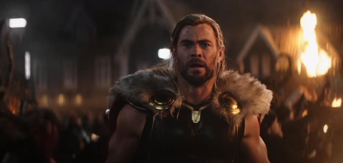 Marvel выпустила первый трейлер «Тора 4»: вишенка на торте — Натали Портман с оружием бога_8393