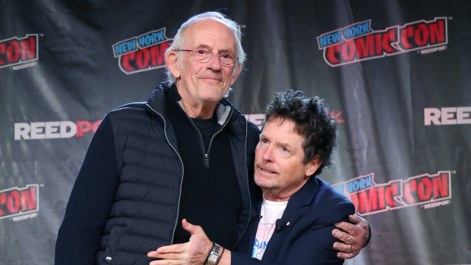 Кристофер Ллойд и Майкл Джей Фокс взорвали сеть встречей на Comic Con_17278