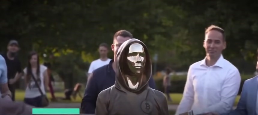 Софія Бенкс зніме фільм про засновника криптовалюти біткоїн Сатоші Накамото_32222