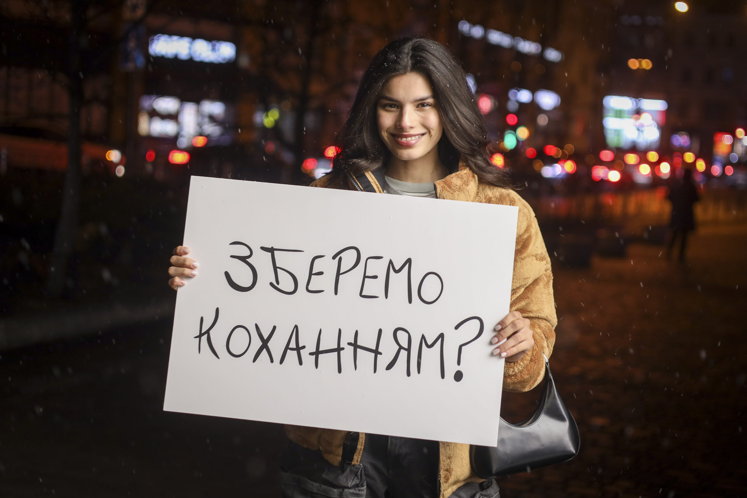 Українські зірки переозвучили «Реальне кохання», щоб зібрати кошти на  РЕБ_33738